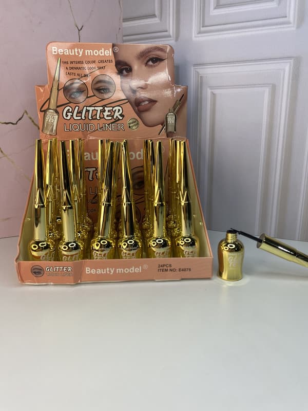 Delineador Liquido Pincel Beauty model