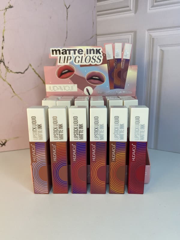 Labial Matte HudaMoji Lipstick